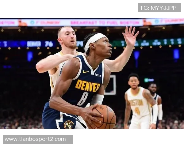 沃特森神勇表现三分精准轰下30分助球队逆转胜利展现超级实力